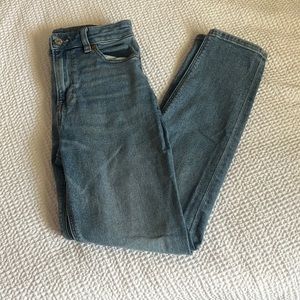 American Eagle Stretch Mom Jeans. Size: 0 Regular